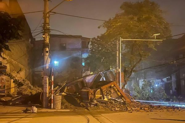 Nhà 3 tầng đổ sập ở Lào Cai, chủ nhà tiết lộ tài sản bị vùi lấp