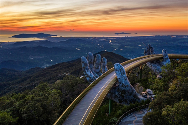 Golden Bridge in Da Nang tops the list of fresh wonders of the world