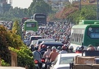 Terrible traffic jams at HCM City’s northwest gateway last hours