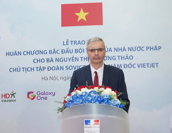 CEO Vietjet nhận Huân chương Bắc đẩu bội tinh