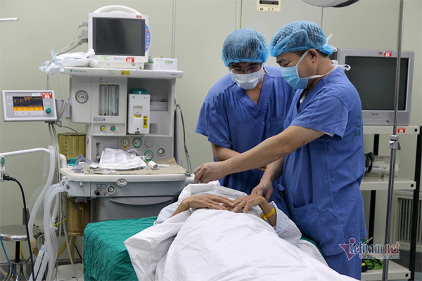 Bệnh viện Bạch Mai phải thay đổi nhưng không được để nhân tài đi hết