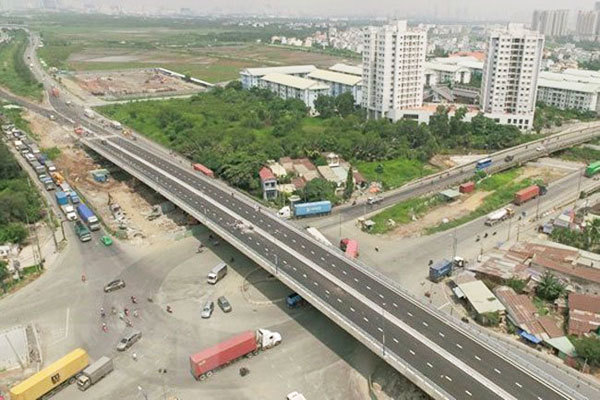 Over VND27 trillion sought for key roads leading to seaports in HCM City