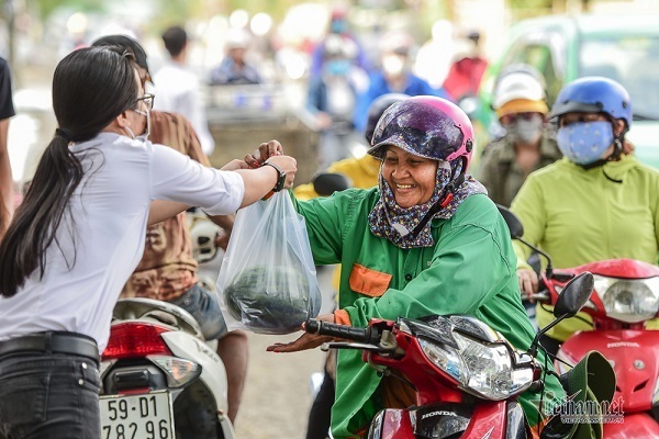 Tôi đã hiểu tại sao tỷ lệ người muốn di cư đến TP. HCM cao gấp đôi đến Hà Nội