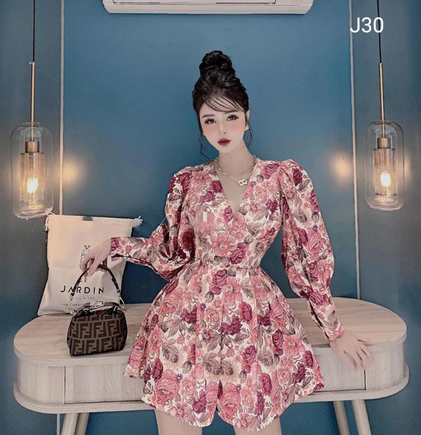 ‘Biến hóa’ phong cách thời trang với Nguyễn Hoài Shop