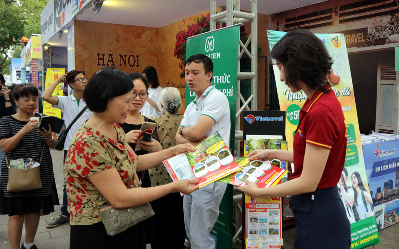 Nghìn tour du lịch, cả vạn vé bay giảm giá ‘sập sàn’