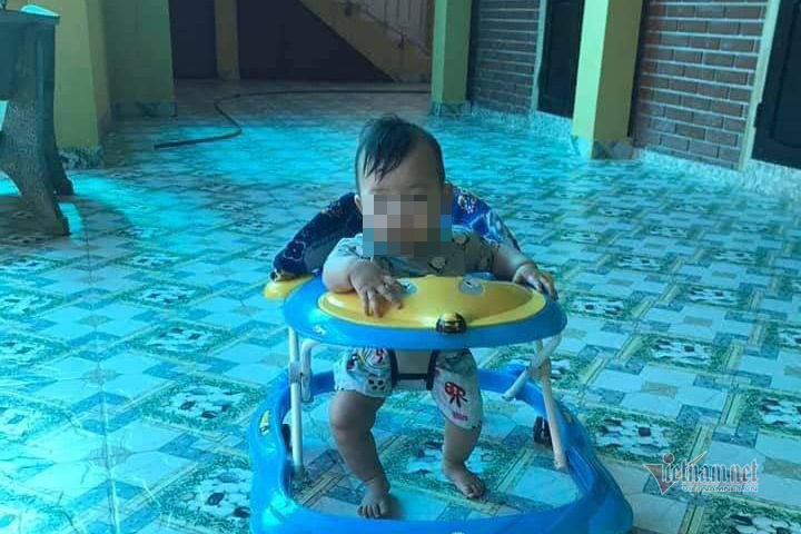 Mẹ đưa con gái 3 tháng tuổi gửi chùa rồi biệt tăm