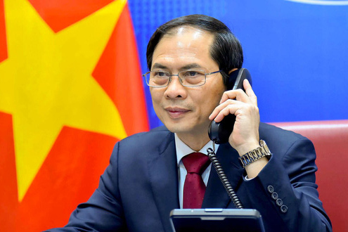 Việt Nam đề nghị Trung Quốc giải quyết bất đồng Biển Đông