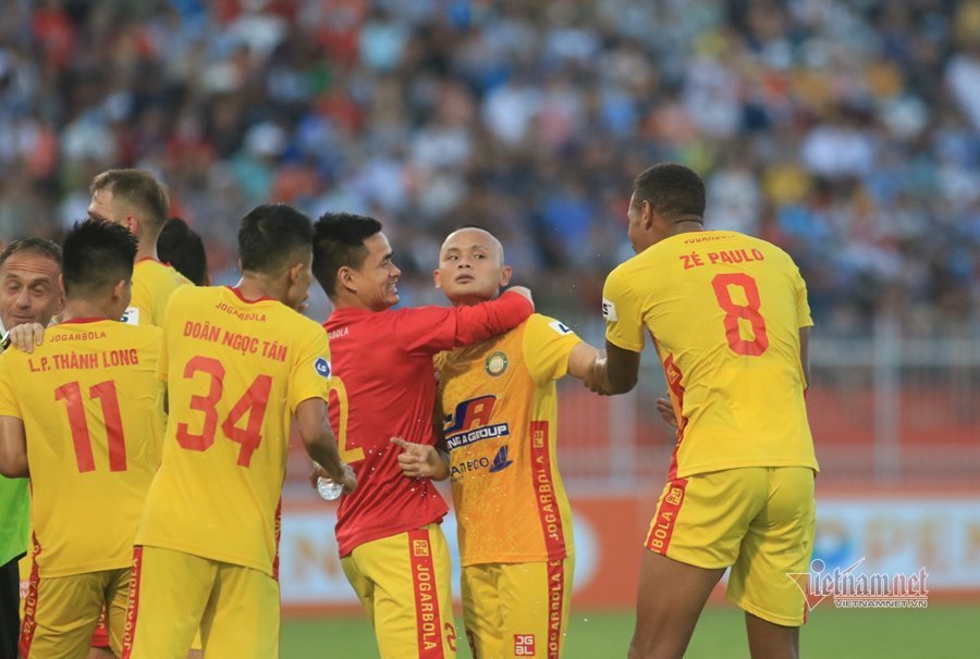 Video bàn thắng SLNA 0-2 Hà Tĩnh