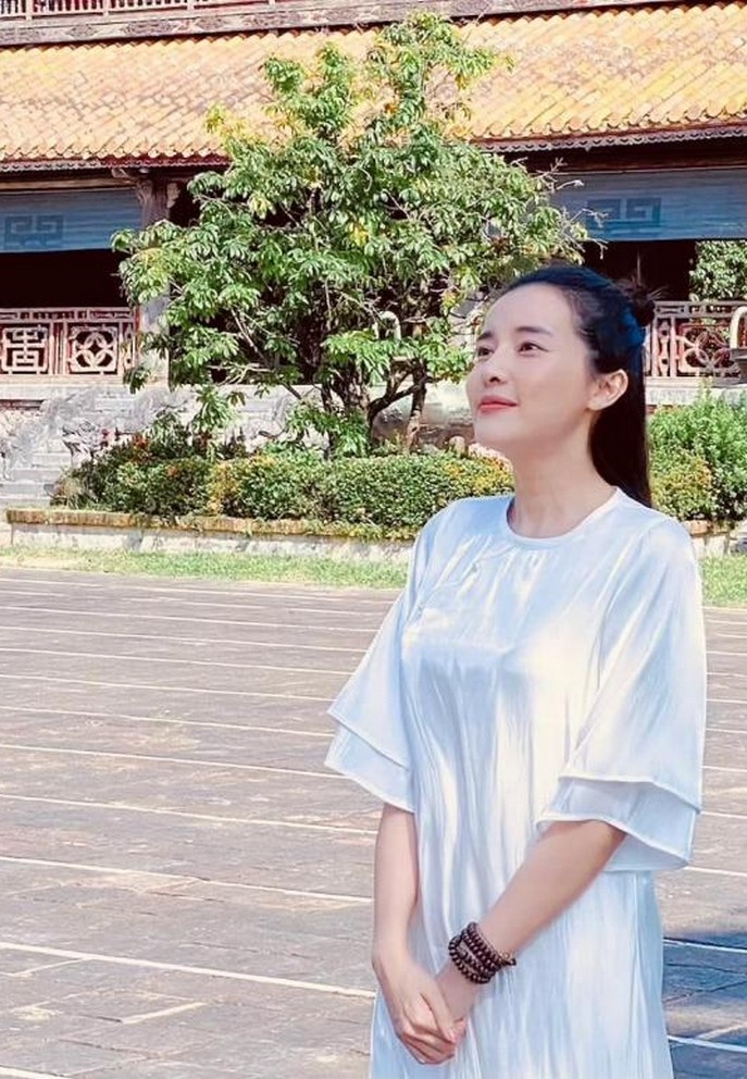 NSND Thu Hà, Vân Dung thân thiết hậu trường 'Hướng dương ngược nắng'
