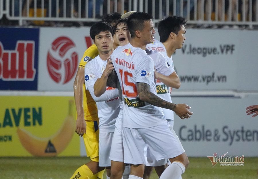 Video HAGL 1-0 Hà Nội: Xuân Trường hóa người hùng