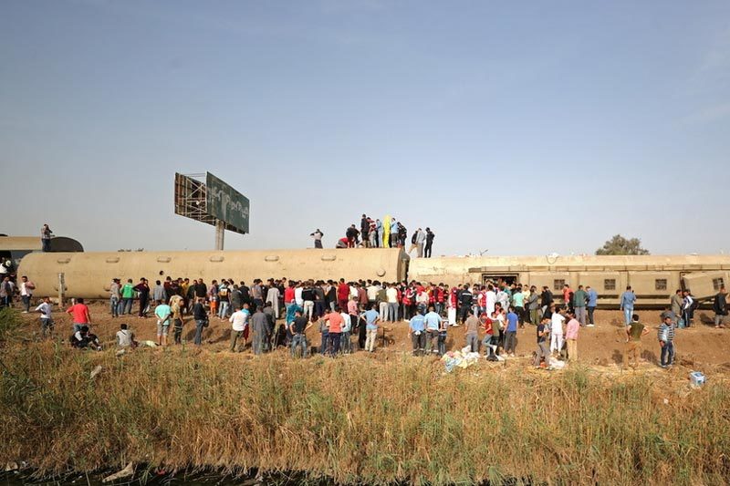 Tàu hỏa trật bánh ở Ai Cập, hơn 100 người thương vong