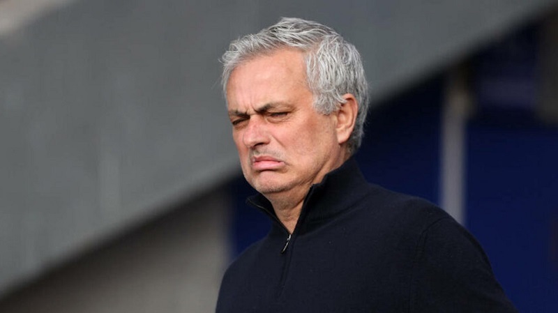 Mourinho nhận gần 100 triệu bảng tiền bồi thường sa thải