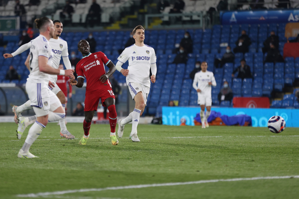 Liverpool đánh rơi chiến thắng, lỡ cơ hội vào tốp 4