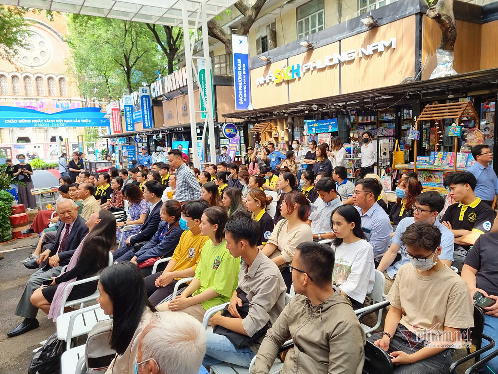 'Sách của tác giả chưa trải nghiệm thu hút hơn sách của người từng trải'