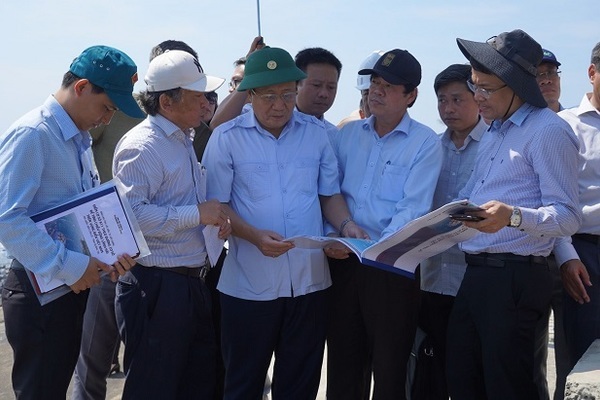 Phát triển Cồn Cỏ để giữ vững an ninh quốc phòng