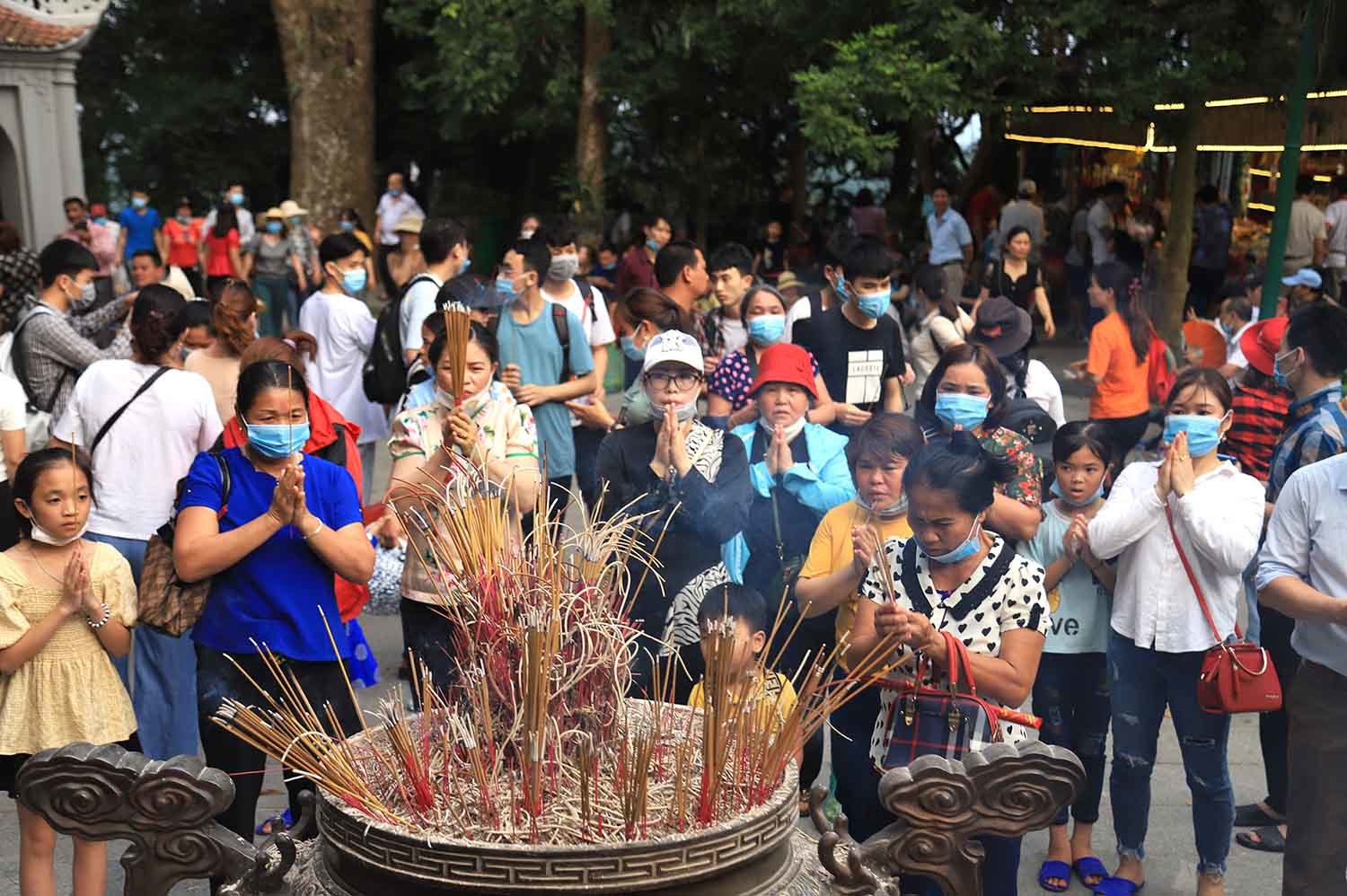 Nghìn người đổ về, Đền Hùng áp dụng công nghệ tránh ùn tắc