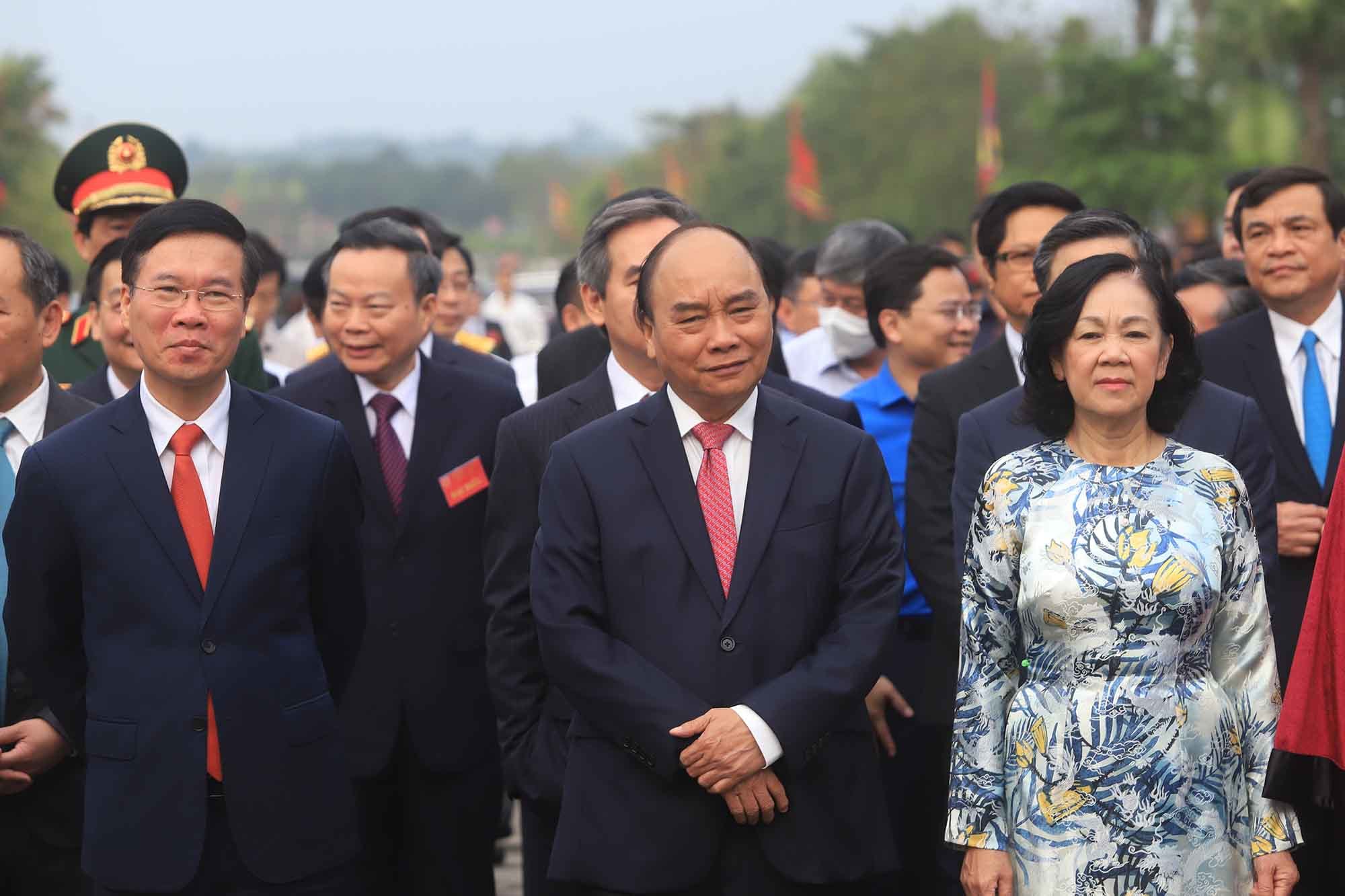 Chủ tịch nước Nguyễn Xuân Phúc dâng hương tưởng nhớ các Vua Hùng