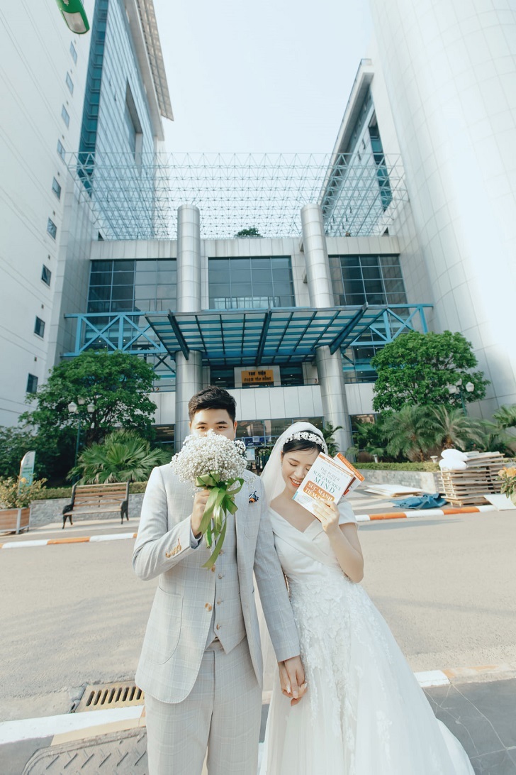 Những hình ảnh cưới đẹp như mơ của Nhung Tuấn sẽ khiến bạn muốn sống trong cơn mê và muốn có một buổi cưới tuyệt vời như thế, nơi mà tình yêu được mến trao dồi dào và cuộc sống tràn ngập niềm vui.
