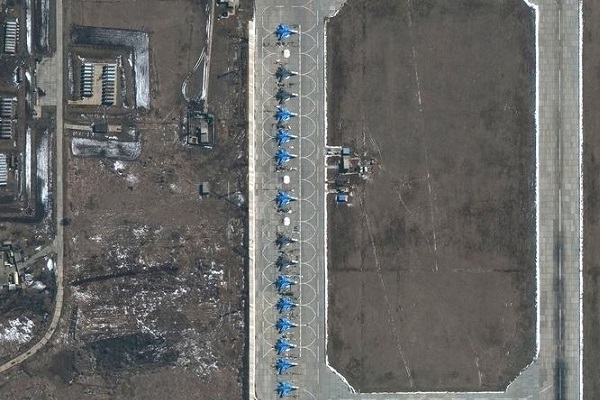 Hình ảnh binh sĩ Nga triển khai dọc biên giới với Ukraina