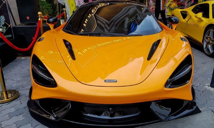 Cận cảnh chiếc McLaren 765LT độc nhất tại Việt Nam