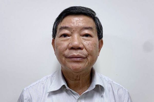 Lời khai chủ doanh nghiệp ‘dúi’ phong bì cho cựu Giám đốc Bệnh viện Bạch Mai