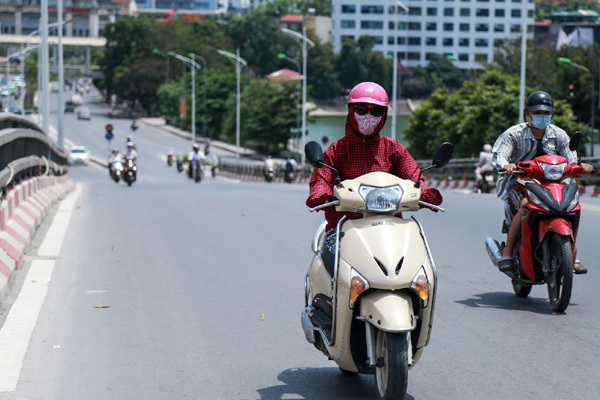 Dự báo thời tiết 24/4, Bắc Bộ oi nóng, Trung Bộ có nơi trên 38 độ