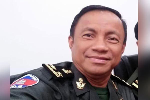 Đưa lậu người Trung Quốc đi liên tỉnh, tướng Campuchia bị tước quân tịch
