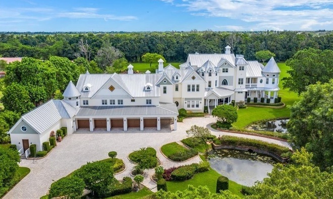 Cặp đôi tự ý tổ chức lễ cưới ở căn biệt thự của người khác