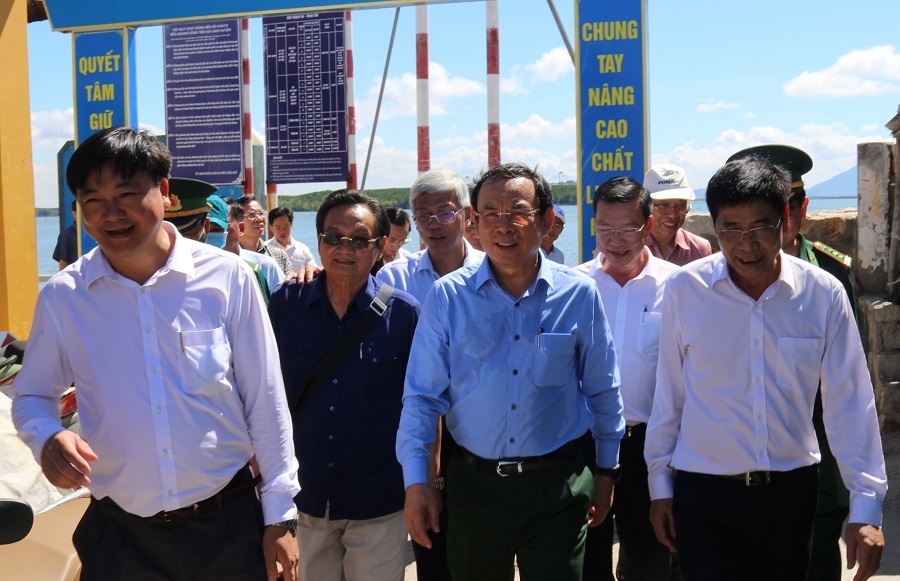 Bí thư Thành ủy Nguyễn Văn Nên thăm xã đảo duy nhất của TP.HCM