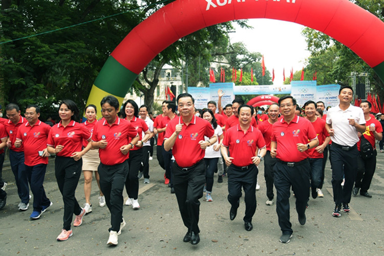 Gần 3.000 người hướng ứng lễ phát động giải chạy Hànộimới