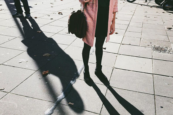 Nạn quay lén, đeo bám luôn có đất sống ở Hàn