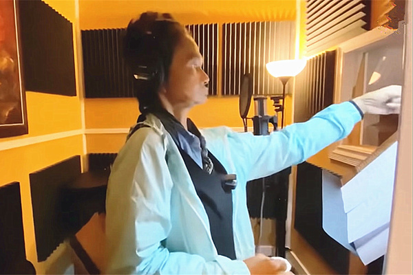 Danh hài Thúy Nga dẫn Kim Ngân đi mua vàng, thu ca khúc mới