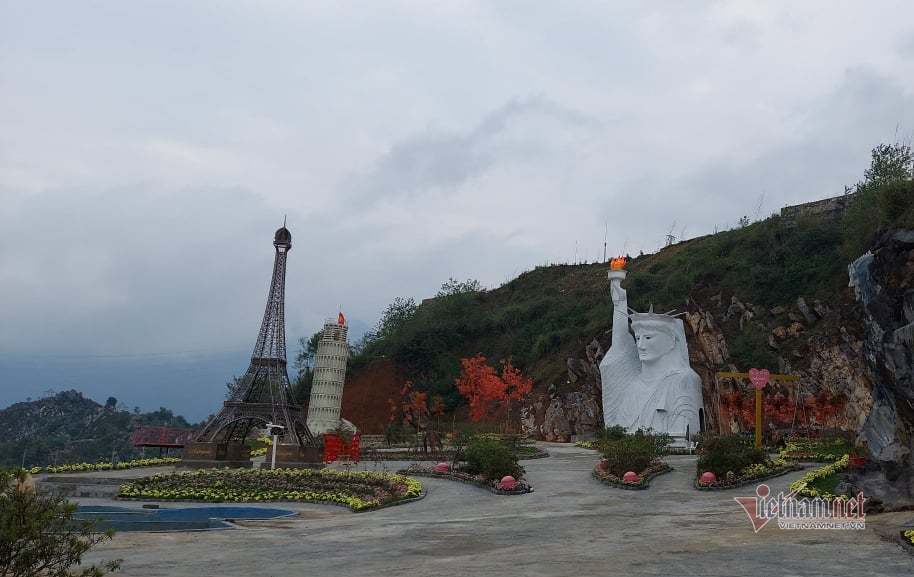 Sapa tourist destination temporarily closes for 'ugly' replica of Statue of Liberty