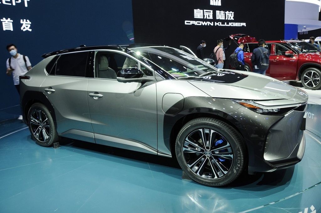 Xe điện Trung Quốc và cuộc chiến với ôtô ngoại