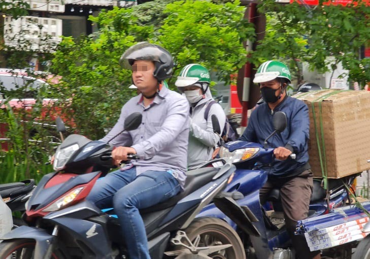 Người dân Hà Nội phần đông quên 5K khi ra phố