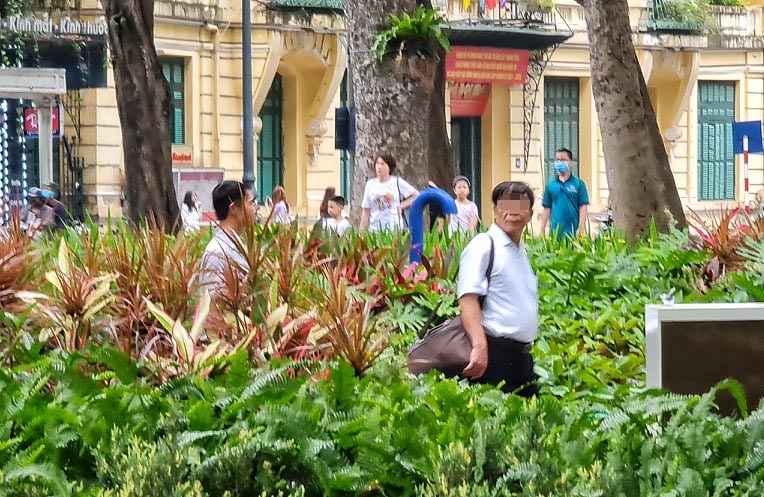 Người dân Hà Nội phần đông quên 5K khi ra phố