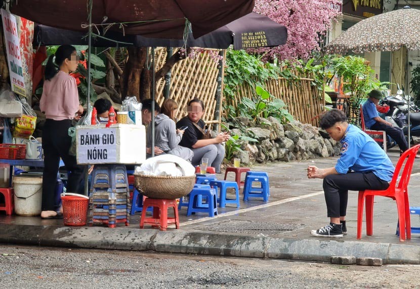 Người dân Hà Nội phần đông quên 5K khi ra phố