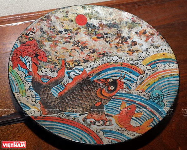 Reviving Hang Trong folk paintings from traditional materials