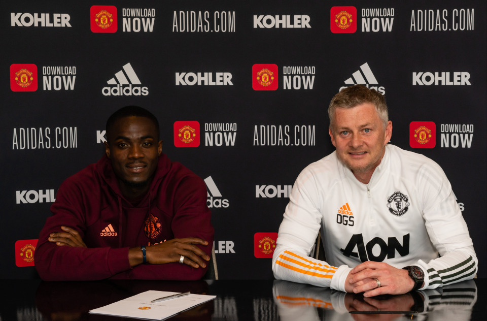 Eric Bailly đổi ý, fan MU hò reo ăn mừng