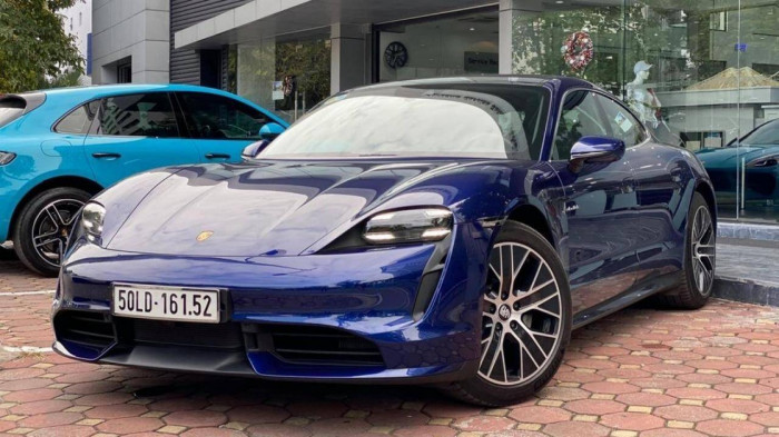 Khách hàng của Porsche không còn mặn mà với động cơ đốt trong?
