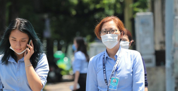 HCM City fines people without face masks