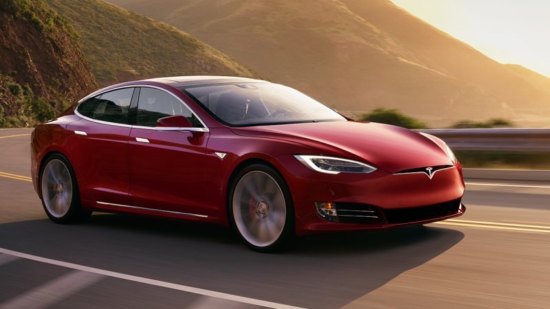 Quý I, Tesla Model 3 là sedan hạng sang bán chạy nhất thế giới