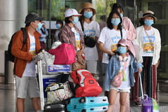 Du khách bắt đầu đổ về, Đà Nẵng đón hơn 200 chuyến bay đi và đến