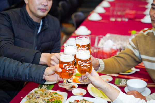 ‘Ly bia hảo hạng’ - nâng tầm ‘thưởng bia’ cùng Carlsberg