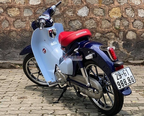 Honda Cub C125 biển số Vip chưa đổ xăng giá hơn 300 triệu đồng