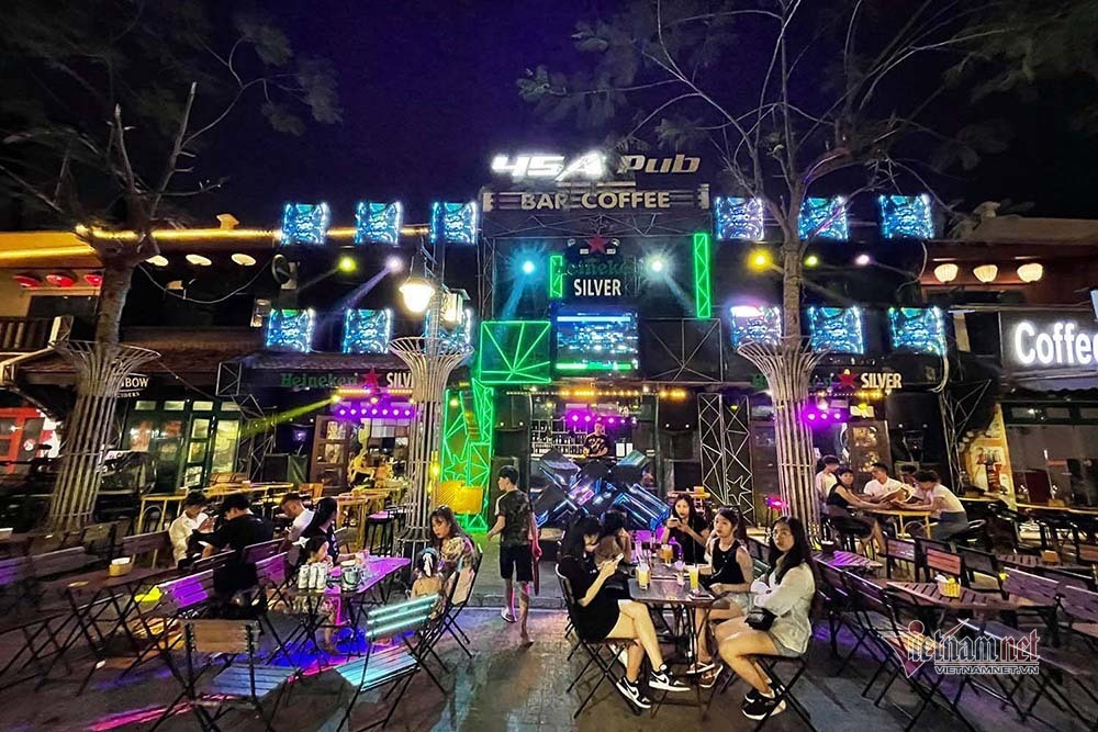 Quảng Ninh tạm dừng hoạt động karaoke, quán bar từ 12h trưa nay