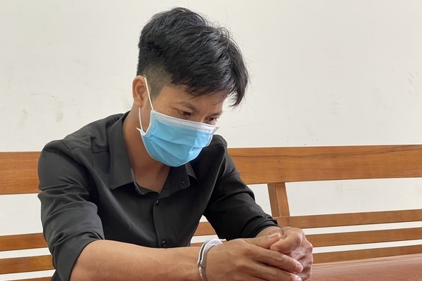 Em trai dùng dao đâm anh ruột chết tại chỗ