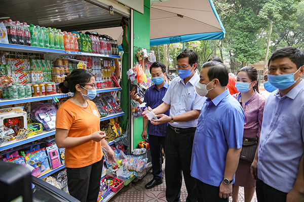 Phó Chủ tịch Hà Nội: Chống Covid-19 sai một li là đi rất xa, không phải 1 dặm