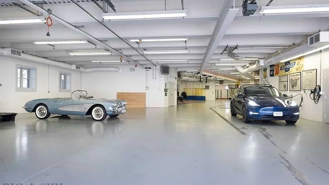 Căn biệt thự với garage ngầm có thể chứa 50 ôtô