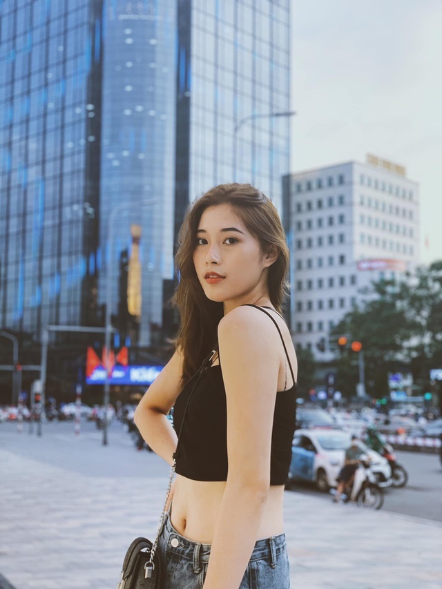 Dàn chân dài bóng chuyền cực hot lấn sân showbiz